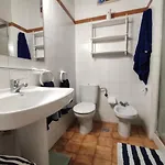 Lovely 2 Bedroom With Parking