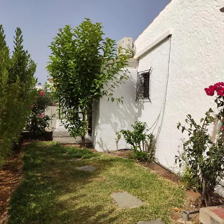 Lovely 2 Bedroom With Parking