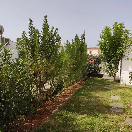 Lovely 2 Bedroom With Parking Hébergement de vacances