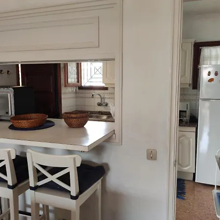 Feriehus Lovely 2 Bedroom With Parking