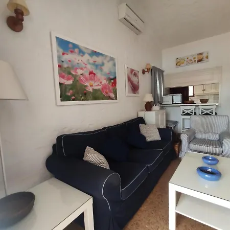 Feriehus Lovely 2 Bedroom With Parking *