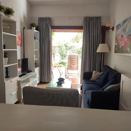 Lovely 2 Bedroom With Parking Feriehus