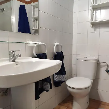 Lovely 2 Bedroom With Parking Feriehus