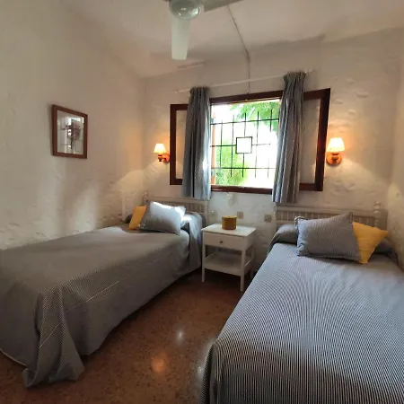 Lovely 2 Bedroom With Parking Feriehus *