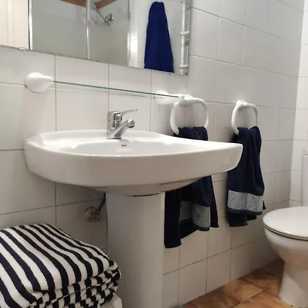 Feriehus Lovely 2 Bedroom With Parking *