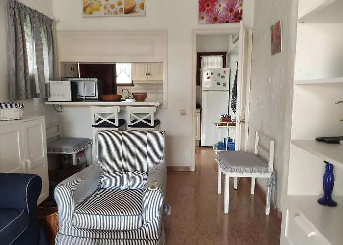 Lovely 2 Bedroom With Parking Hébergement de vacances