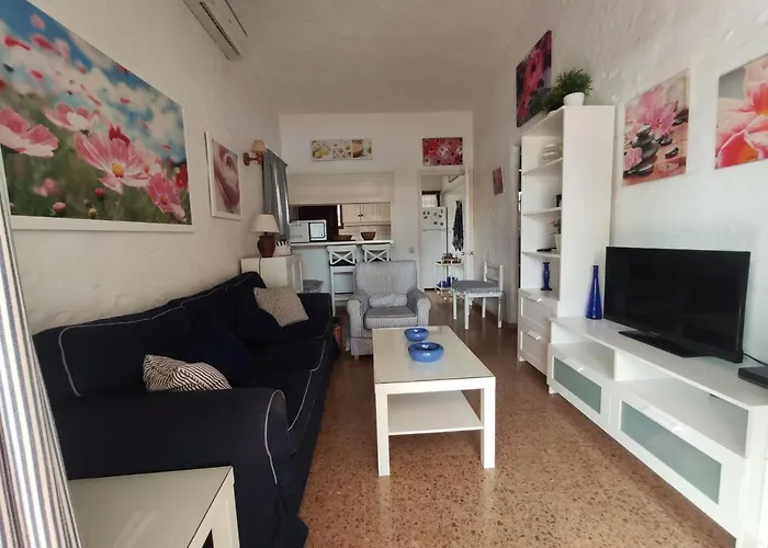 Hébergement de vacances Lovely 2 Bedroom With Parking *