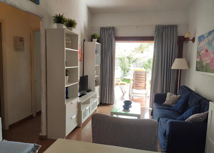 Lovely 2 Bedroom With Parking Hébergement de vacances