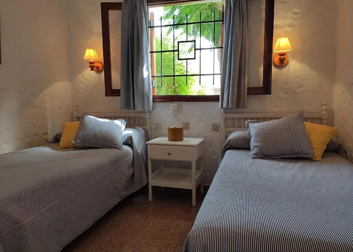 Lovely 2 Bedroom With Parking Hébergement de vacances
