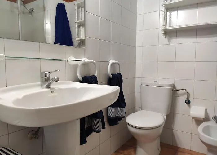 Lovely 2 Bedroom With Parking Hébergement de vacances