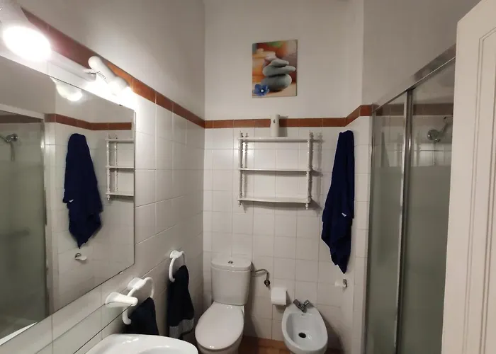 Hébergement de vacances Lovely 2 Bedroom With Parking *