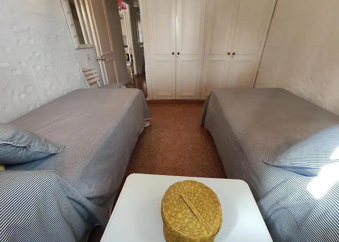 Hébergement de vacances Lovely 2 Bedroom With Parking