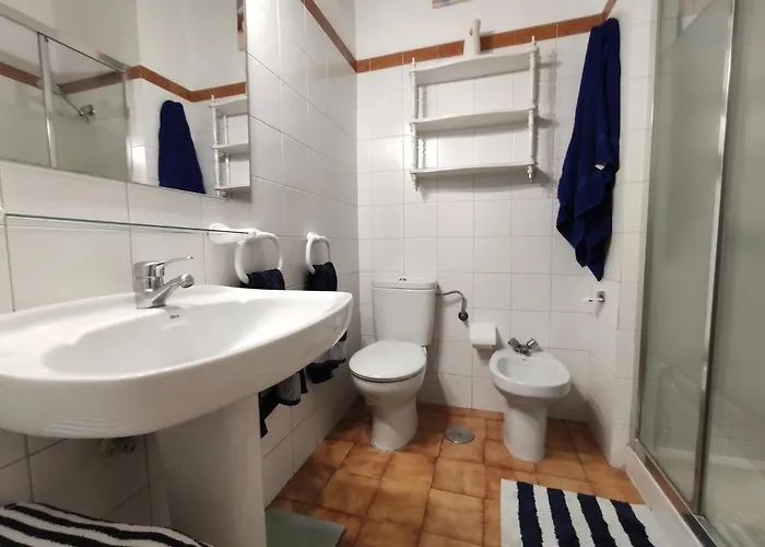 Lovely 2 Bedroom With Parking