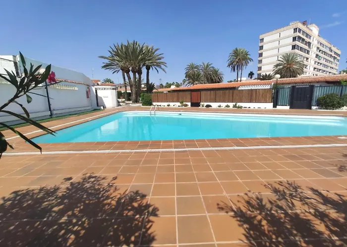Hébergement de vacances Lovely 2 Bedroom With Parking *