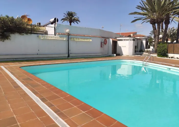 Lovely 2 Bedroom With Parking